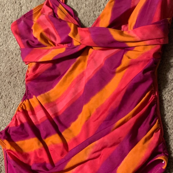 SOLD*** Ralph Lauren Painted Stripe Underwire Tummy-Control Swimsuit - Picture 7 of 10